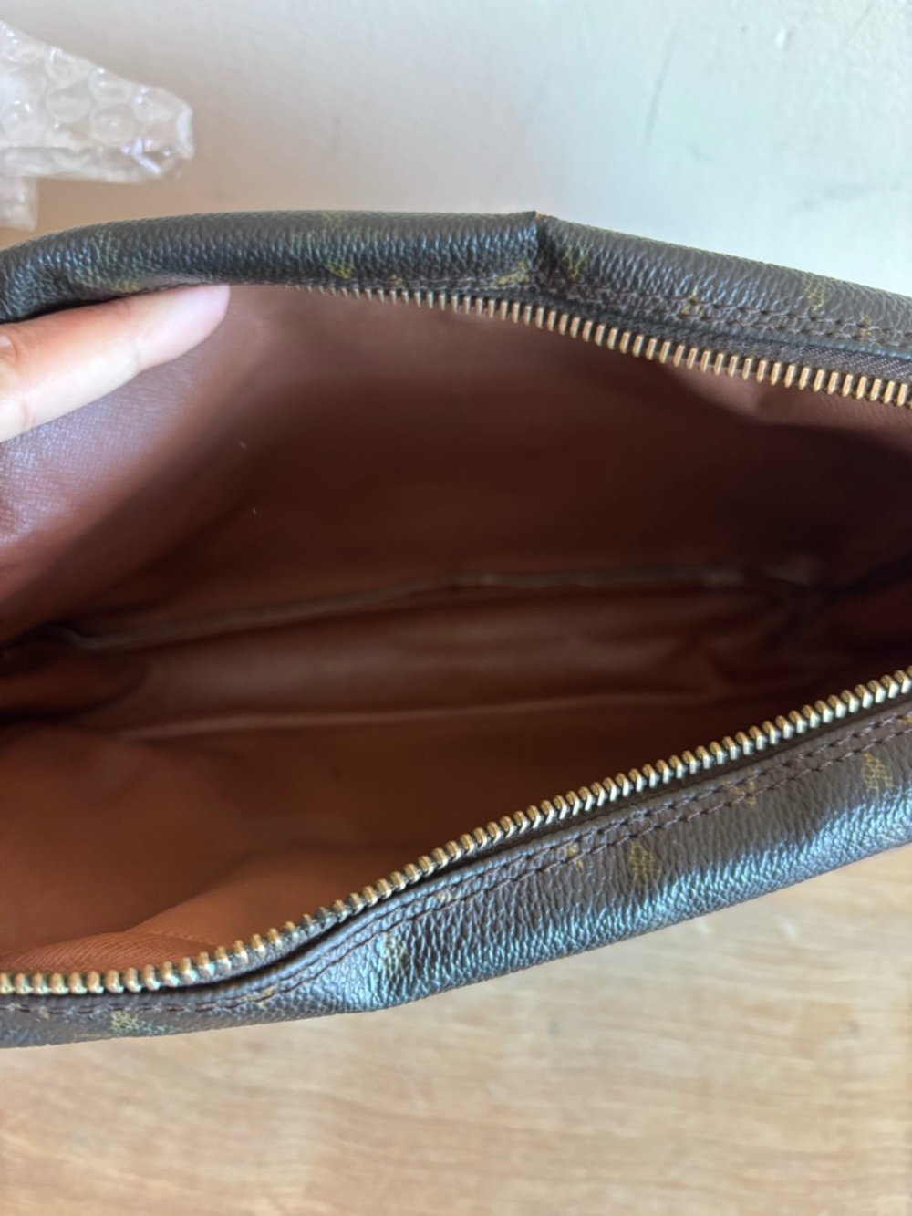 Authentic Louis Vuitton monogram clutch - Picture 7 of 9